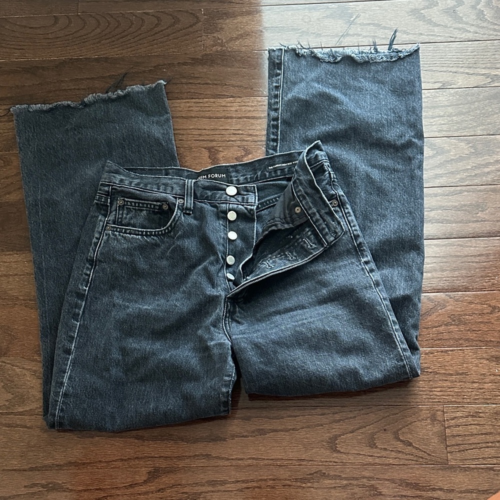 Aritiziq Stylish Black Button-Fly Women Jeans